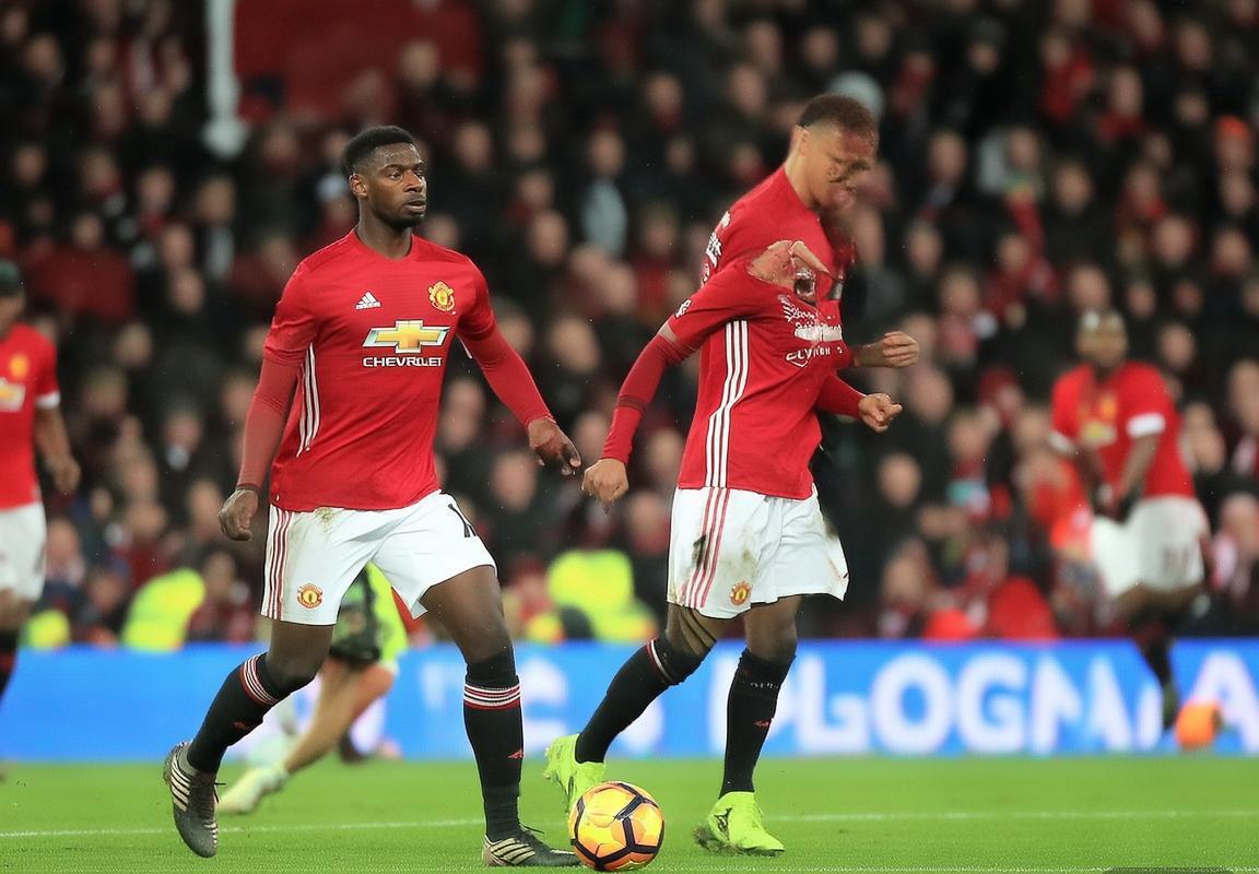 英超联赛最新积分榜：阿森纳榜首优势缩水，曼城紧追，曼联崛起利物浦低迷